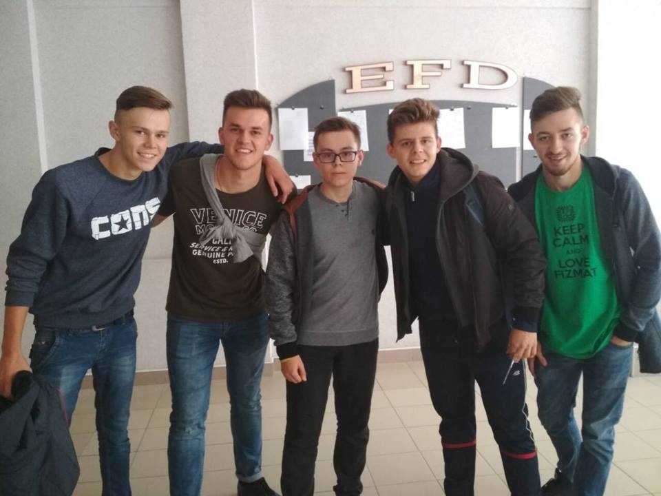 Фото з пропускних пунктів квесту